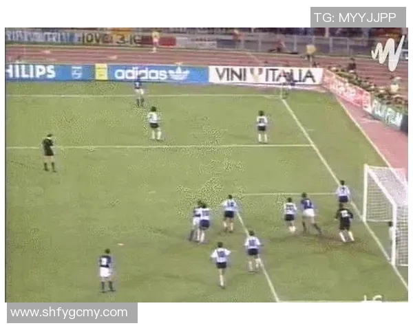 足球明星中的10号传奇人物盘点与他们的辉煌成就解析